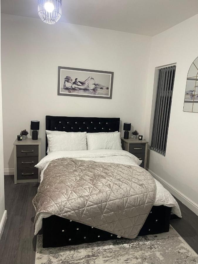 Short Stopzzz & Indoor Hot Tub Μάντσεστερ Εξωτερικό φωτογραφία