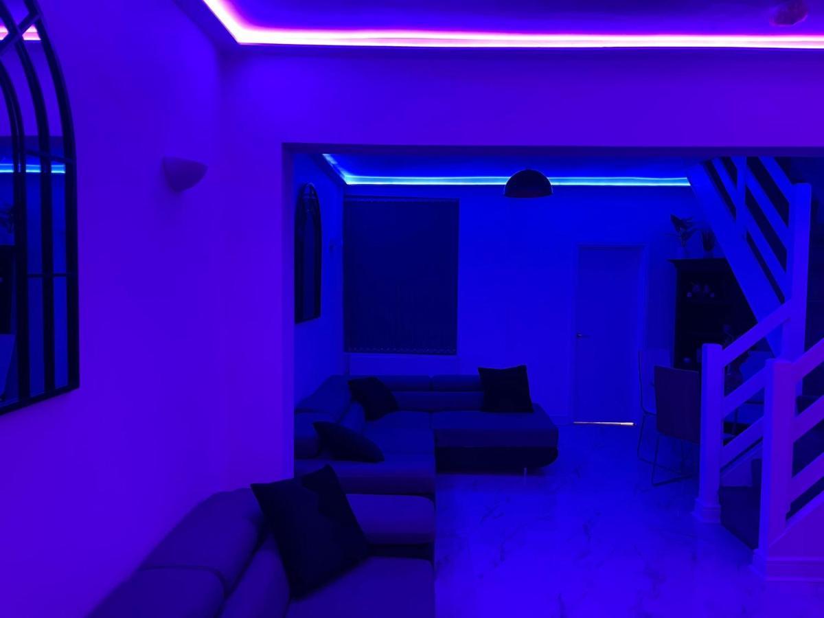 Short Stopzzz & Indoor Hot Tub Μάντσεστερ Εξωτερικό φωτογραφία