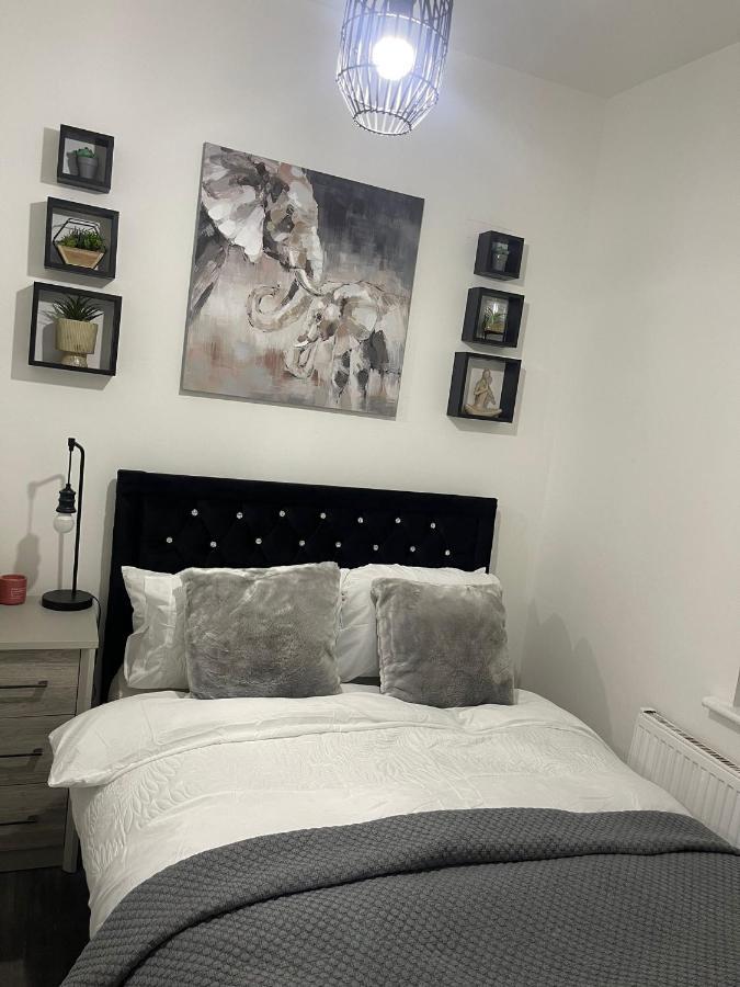 Short Stopzzz & Indoor Hot Tub Μάντσεστερ Εξωτερικό φωτογραφία