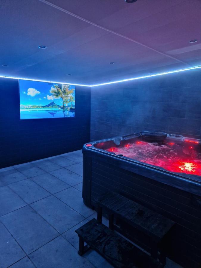Short Stopzzz & Indoor Hot Tub Μάντσεστερ Εξωτερικό φωτογραφία