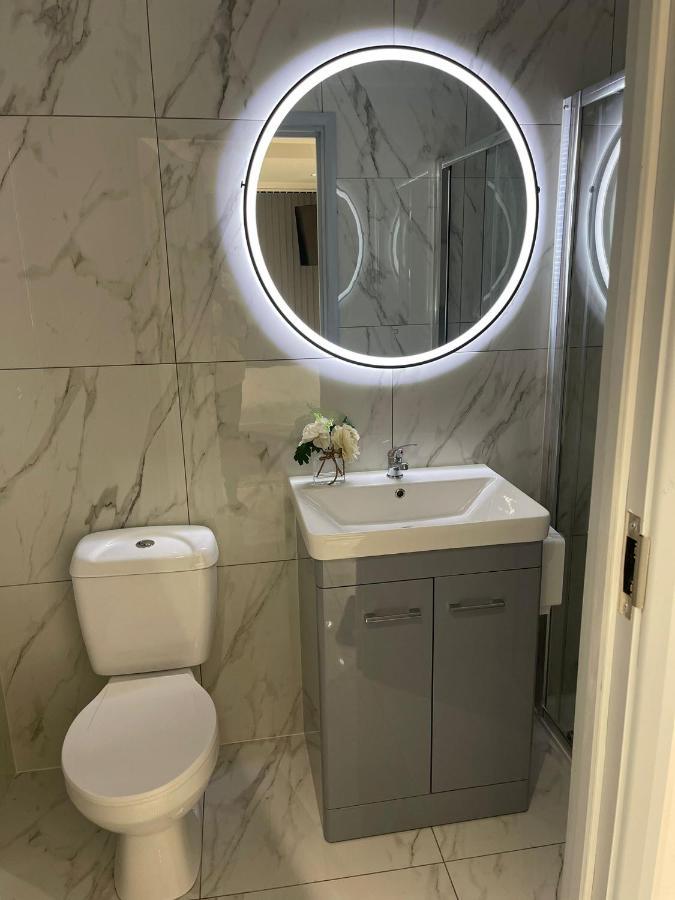 Short Stopzzz & Indoor Hot Tub Μάντσεστερ Εξωτερικό φωτογραφία